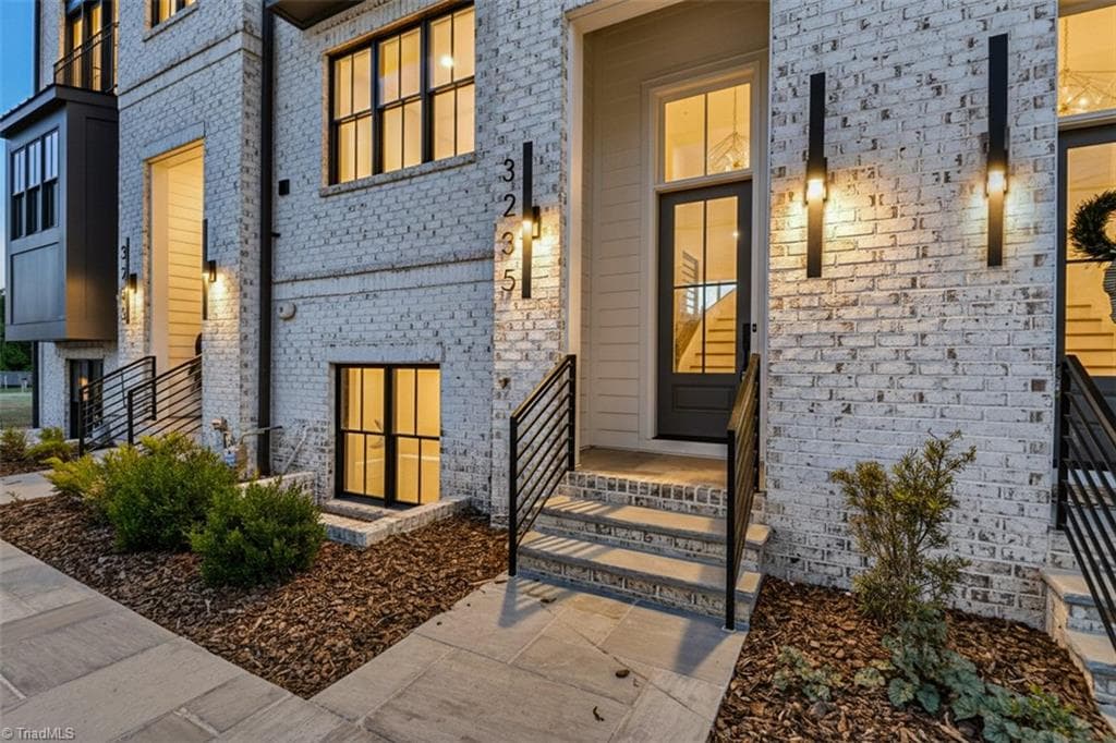 Stick/Site Built at 3235 W Friendly Avenue, Greensboro NC 27408, photo 2 of 50