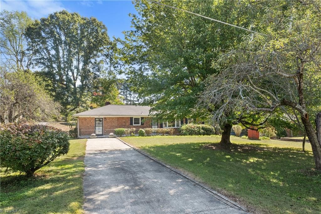 273 Livengood Drive, Winston-Salem NC 27107