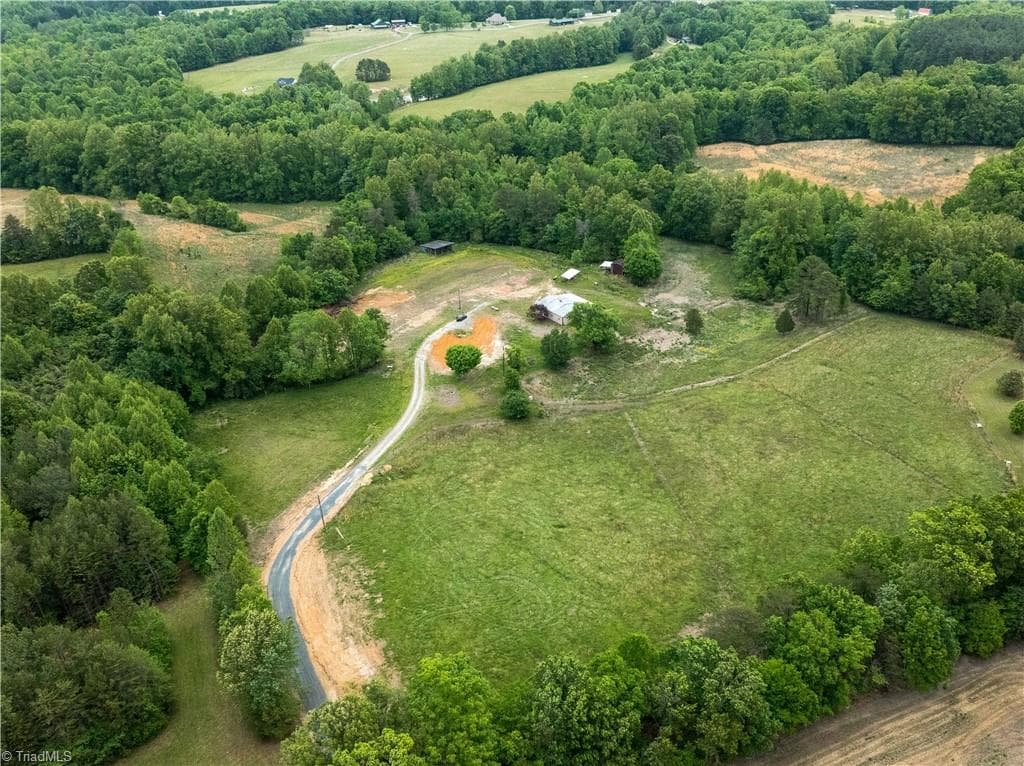 4275 Grubbs Road, Walkertown NC 27051