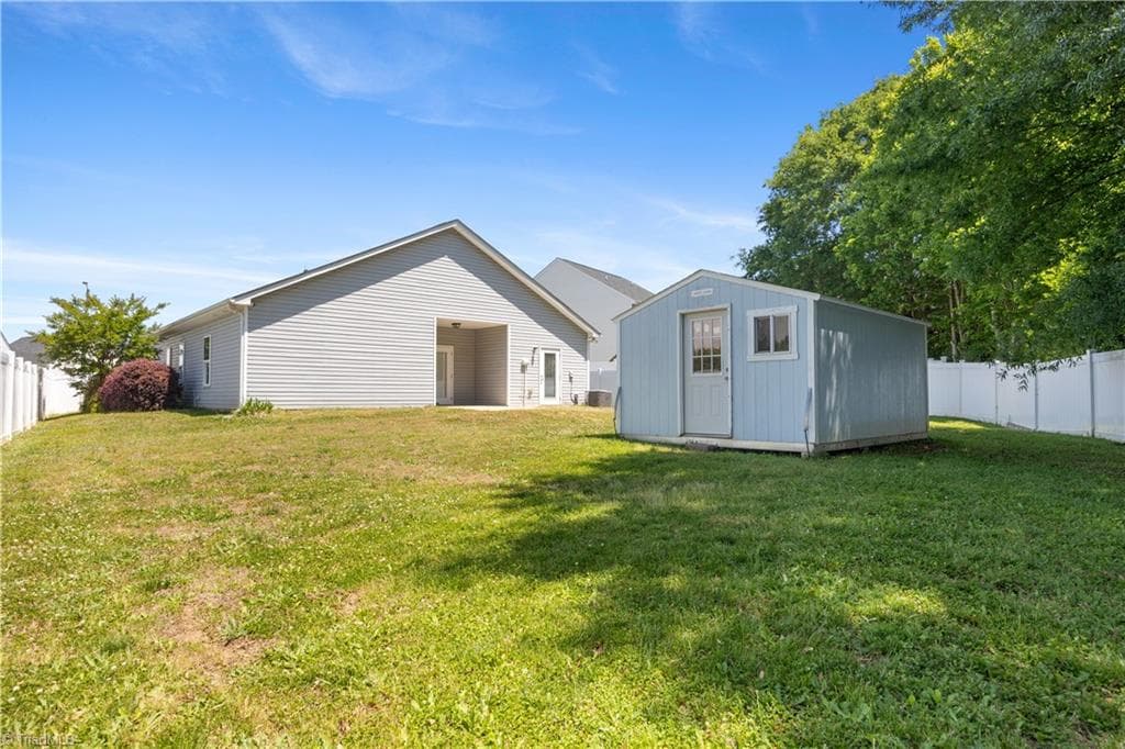 Stick/Site Built at 266 Kendall Drive, Winston-Salem NC 27107, Winston-Salem, photo 34 of 43