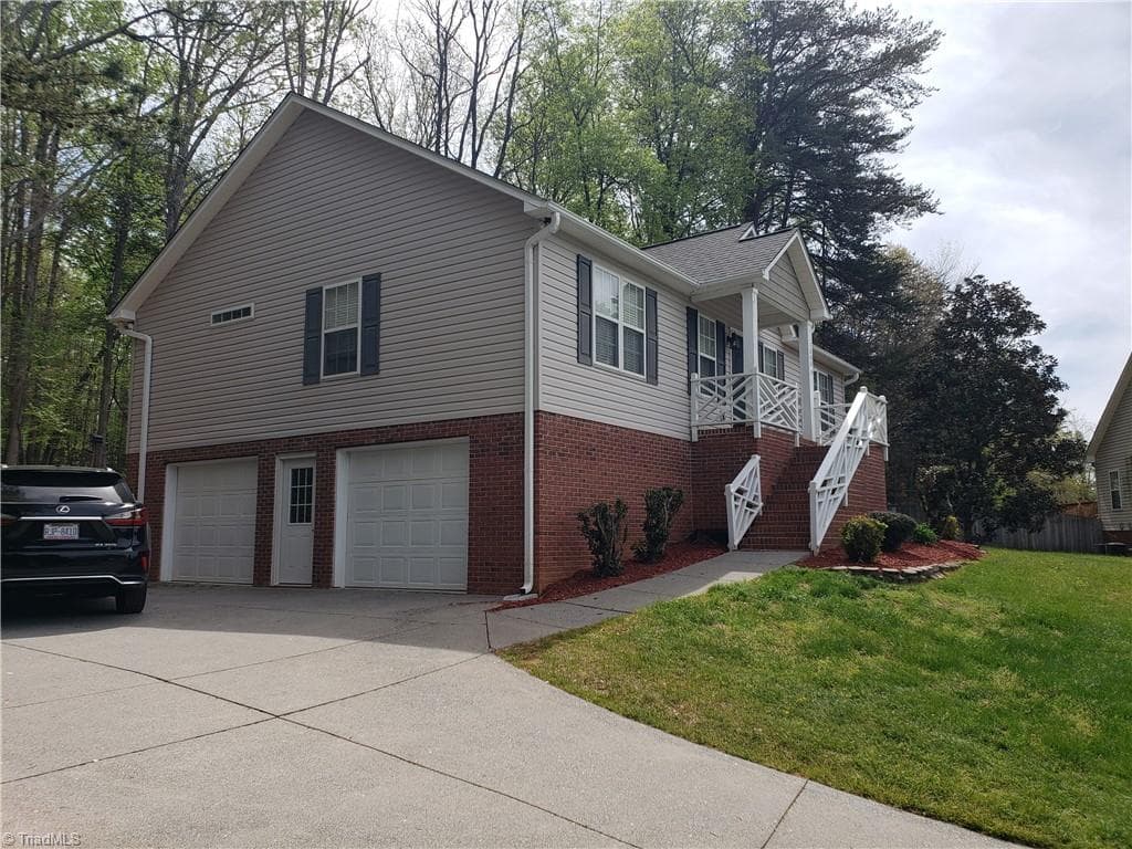 3800 Velinda Drive, Winston-Salem NC 27106
