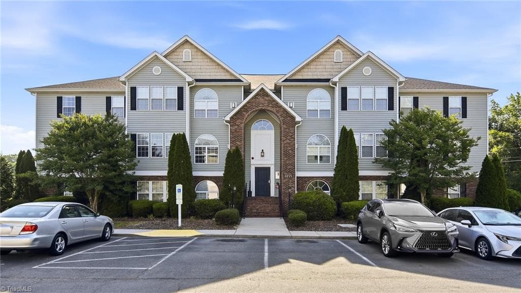 3771 Holmes Creek Place # 201, Winston-Salem NC 27127