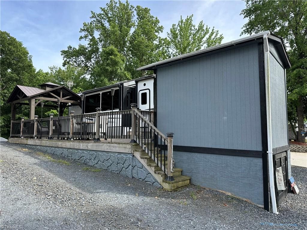 Manufactured Home at 133 Marina Drive, New London NC 28127, New London, photo 6 of 50