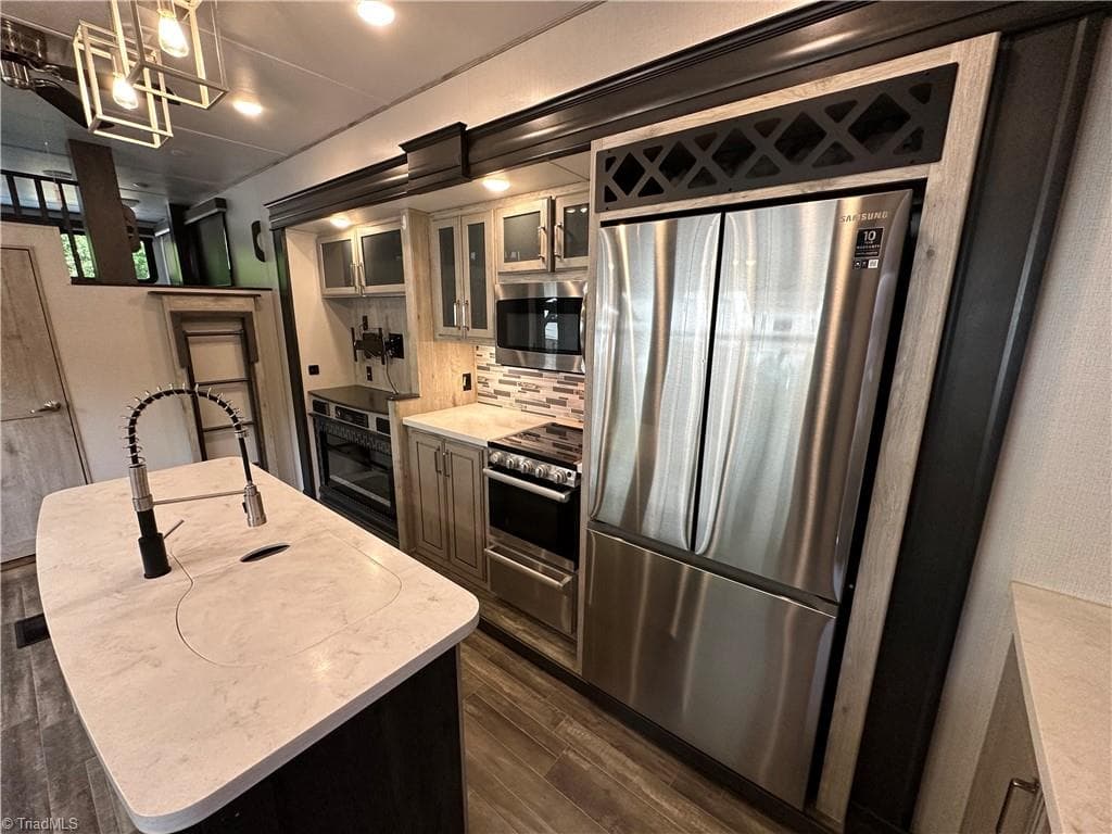 Manufactured Home at 133 Marina Drive, New London NC 28127, New London, photo 13 of 50