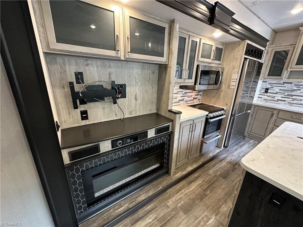 Manufactured Home at 133 Marina Drive, New London NC 28127, New London, photo 10 of 50
