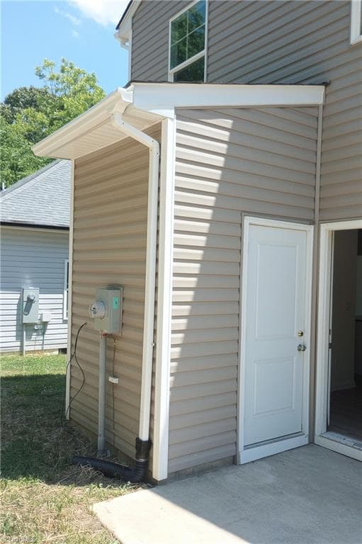Stick/Site Built at 801 E Commerce Avenue, High Point NC 27260, photo 4 of 18