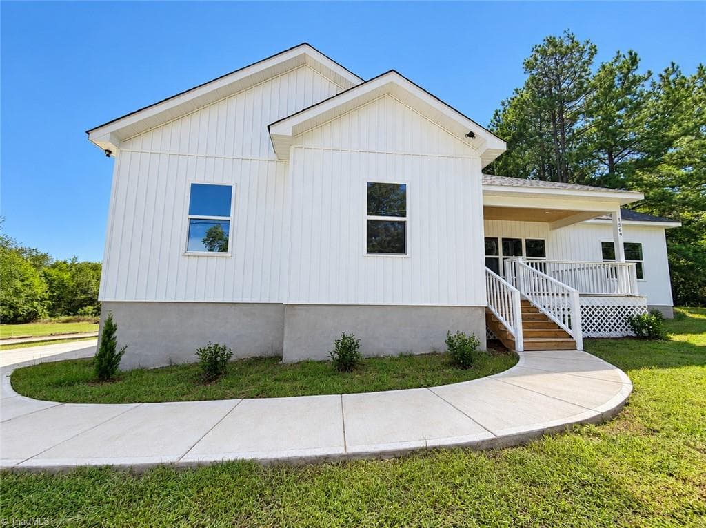Stick/Site Built at 1569 E Ridge Road, Salisbury NC 28144, photo 2 of 35