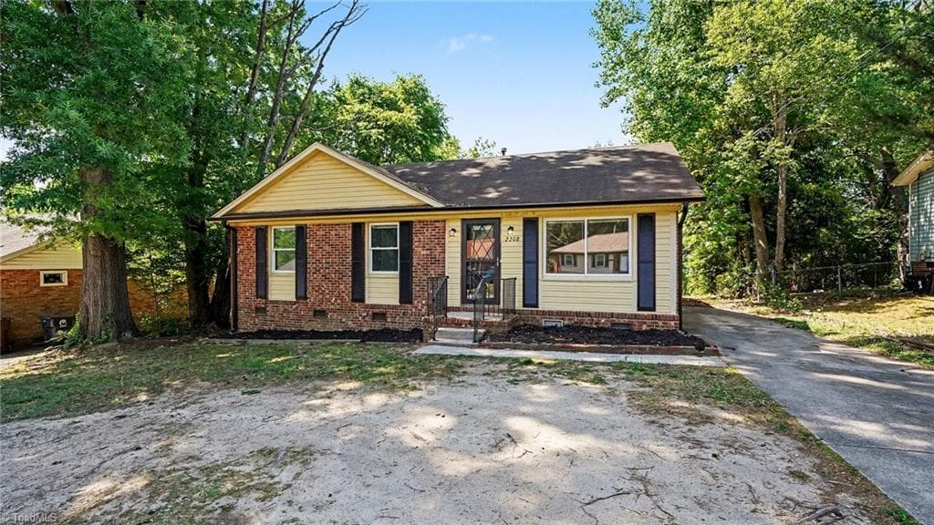 Stick/Site Built at 2208 Textile Drive, Greensboro NC 27405, photo 2 of 24