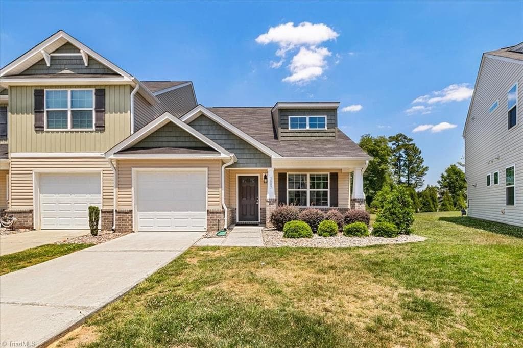 Stick/Site Built at 3887 Copperfield Court, High Point NC 27265, photo 3 of 44