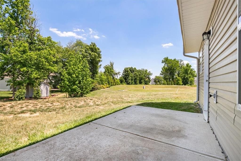 Stick/Site Built at 3887 Copperfield Court, High Point NC 27265, photo 38 of 44