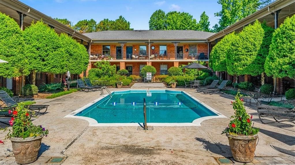 1833 Banking Street # A10, Greensboro NC 27408