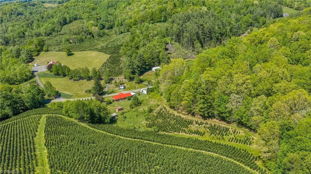 Stick/Site Built at 346 Piney Creek Road, Lansing NC 28643, photo 22 of 24