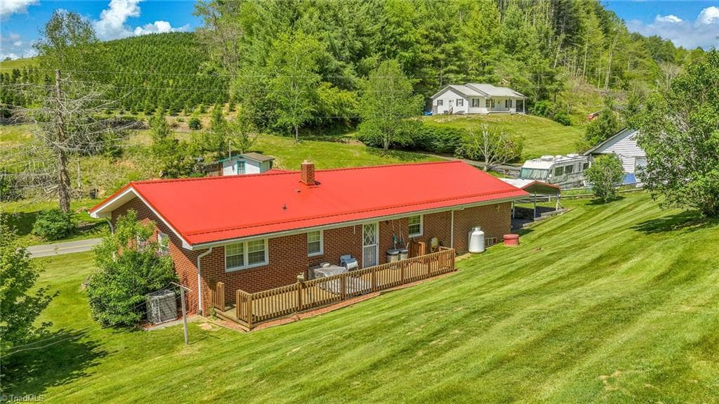 Stick/Site Built at 346 Piney Creek Road, Lansing NC 28643, photo 7 of 24