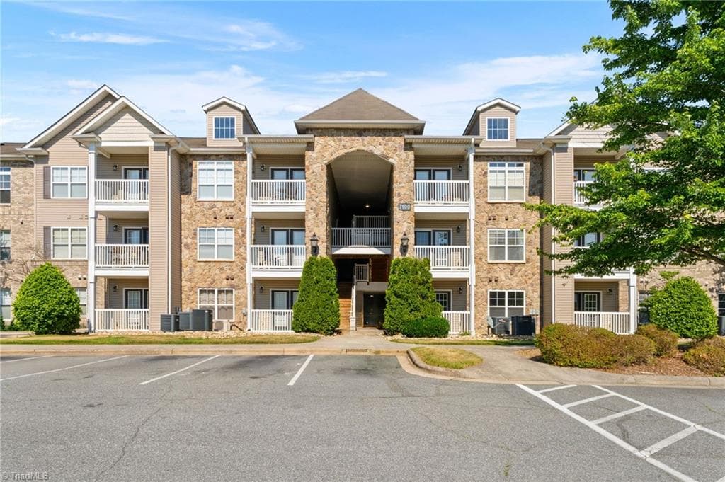 7100 W Friendly Avenue # 105, Greensboro NC 27410