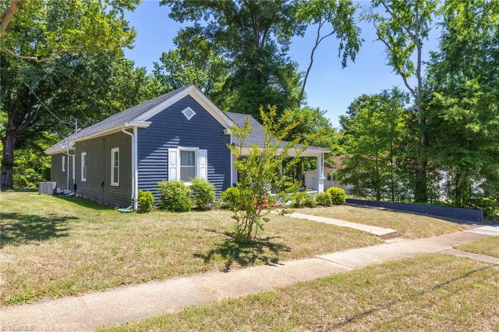Stick/Site Built at 422 Patrick Street, Eden NC 27288, photo 3 of 32