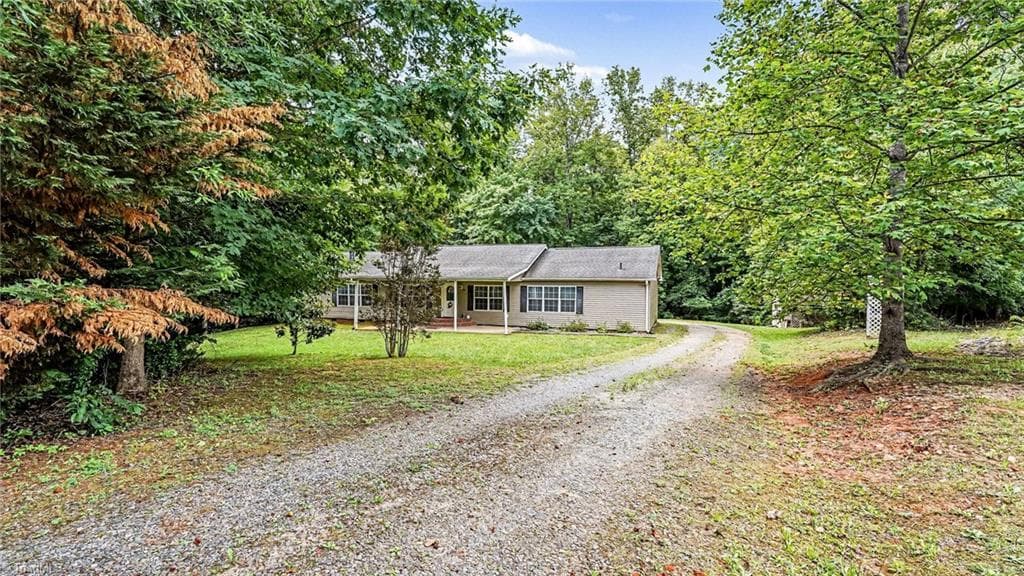 Modular at 226 Greystone Drive, King NC 27021