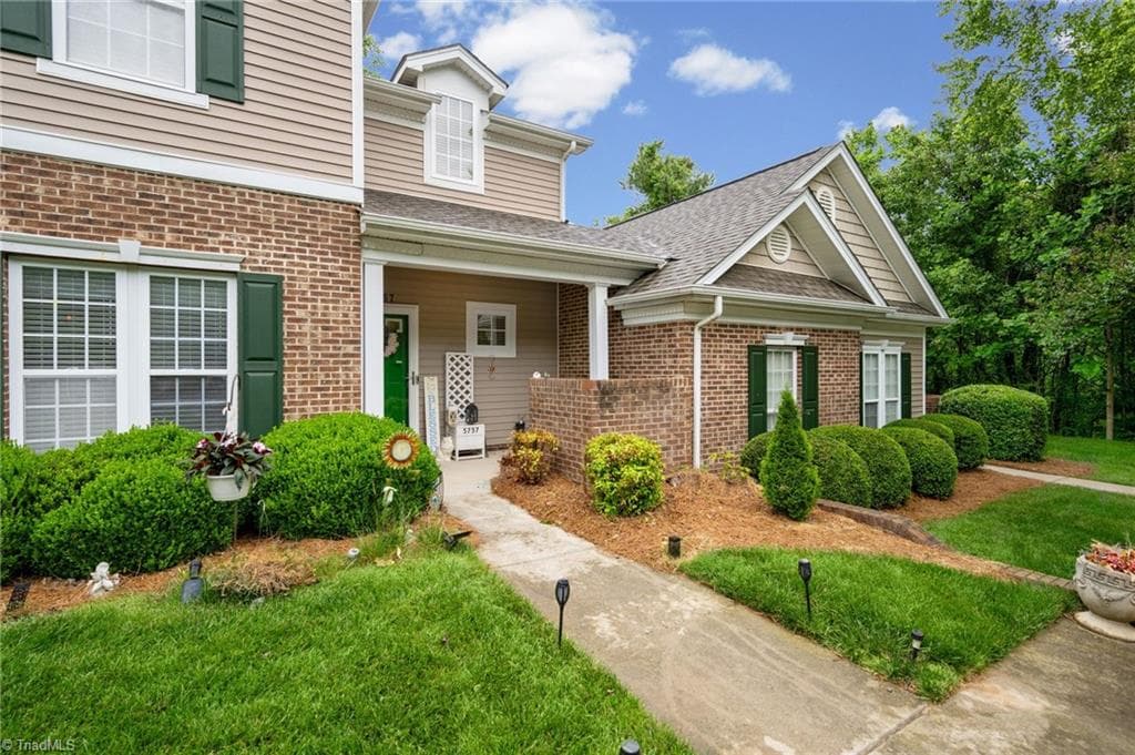Stick/Site Built at 5757 Fox Ridge Lane, Winston-Salem NC 27104, Winston-Salem, photo 2 of 47