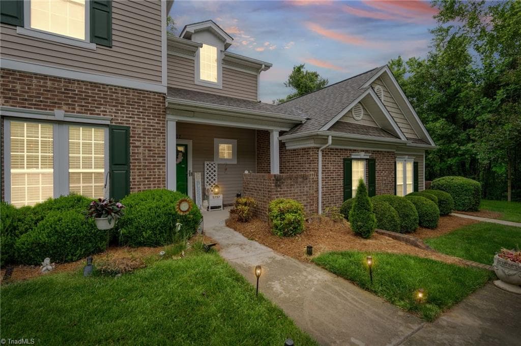 5757 Fox Ridge Lane, Winston-Salem NC 27104