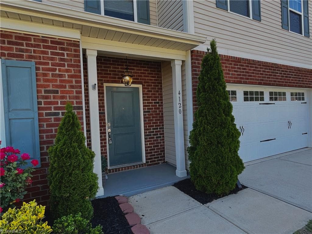 Stick/Site Built at 4120 Medina Court, Pfafftown NC 27040, photo 2 of 25