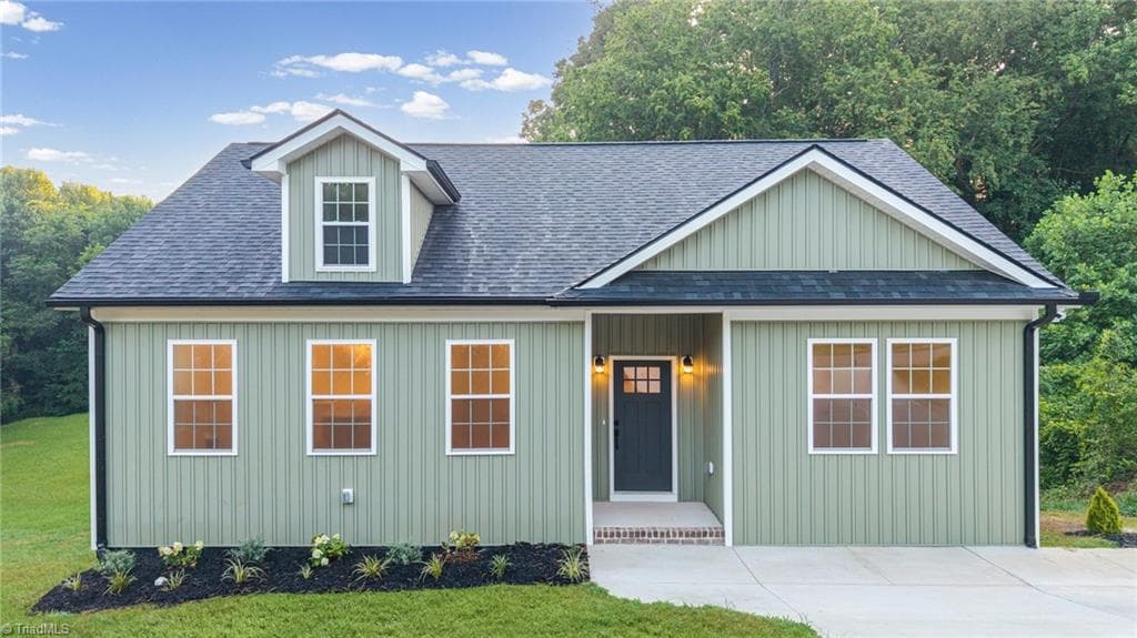 132 Pinnix Street, Jonesville NC 28642