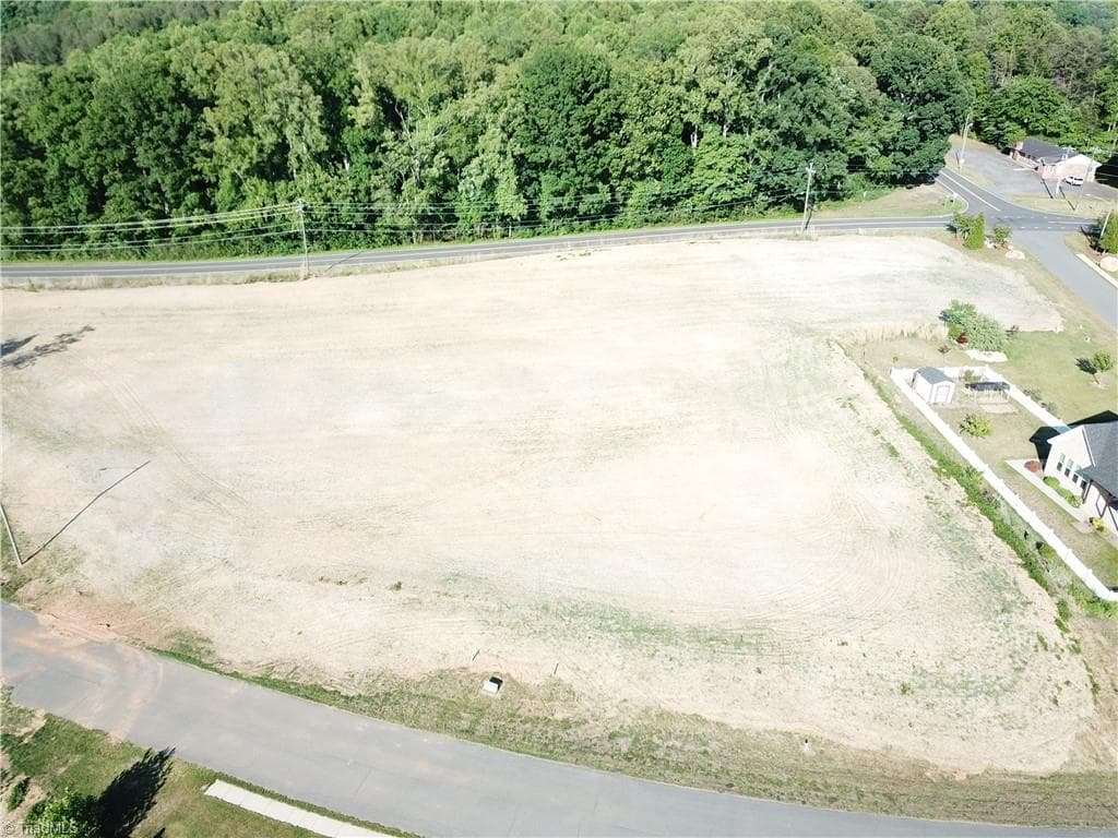 Single Family Residence at 106 Sandstone Drive, King NC 27021, photo 3 of 3