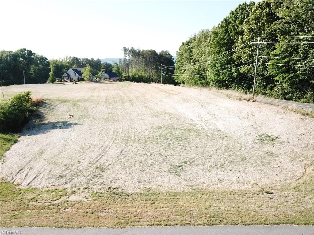 Single Family Residence at 102 Flagstone Drive, King NC 27021, photo 2 of 2