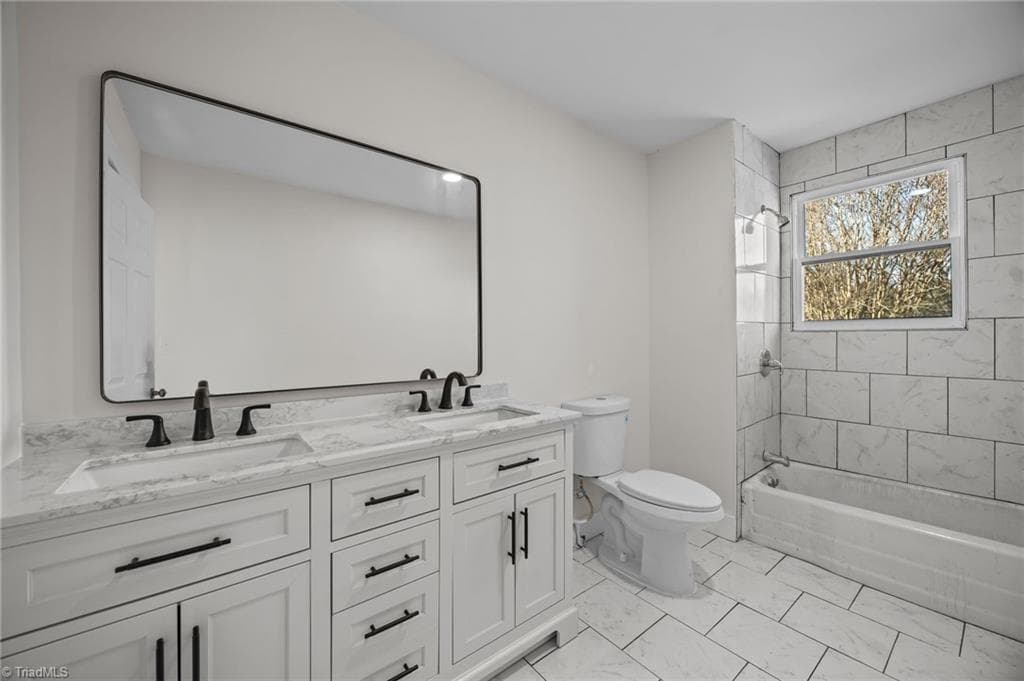 Stick/Site Built at 427 Wright Street, High Point NC 27262, photo 10 of 23
