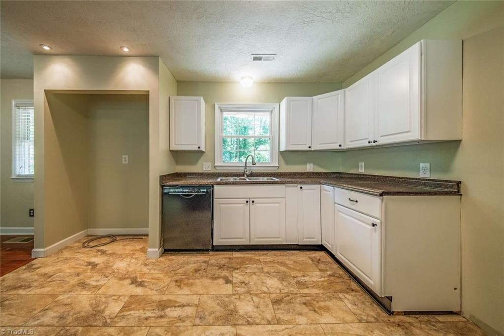Stick/Site Built at 3155 Rainbow Avenue, Pfafftown NC 27023, Pfafftown, photo 10 of 19