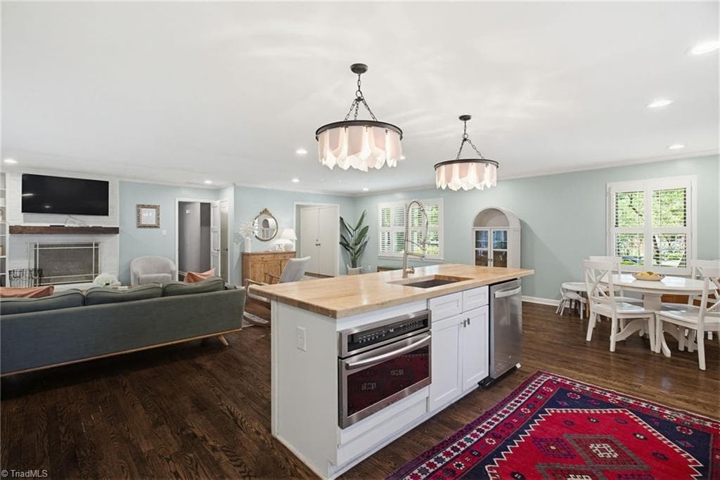 Stick/Site Built at 2708 Courtney Lane, Greensboro NC 27408, photo 6 of 20