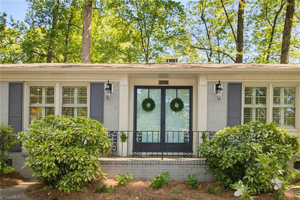 Stick/Site Built at 2708 Courtney Lane, Greensboro NC 27408, photo 3 of 20