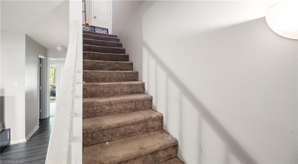 Duplex at 4021-4023 Knollwood Drive, High Point NC 27263, photo 16 of 34