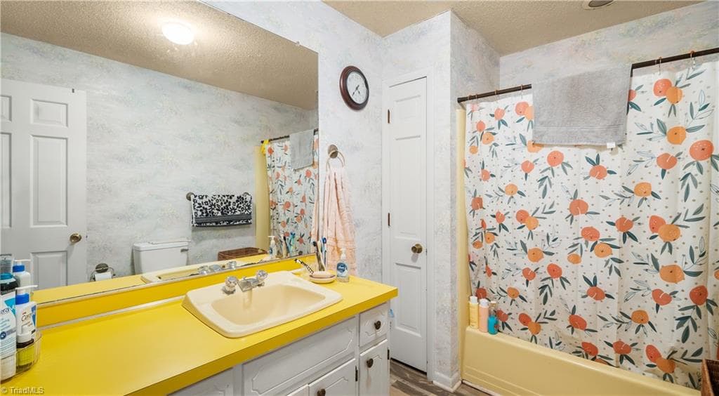 Duplex at 4021-4023 Knollwood Drive, High Point NC 27263, photo 19 of 34