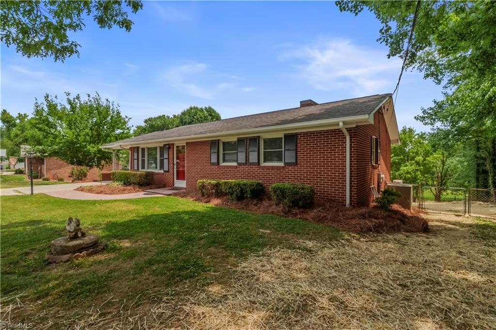 Stick/Site Built at 143 Gwynwood Drive, Mount Airy NC 27030, photo 6 of 30