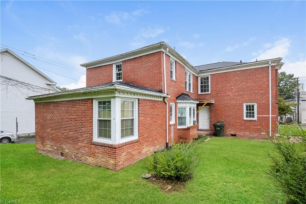Apartment at 517 Willow Street, Mount Airy NC 27030, photo 15 of 24