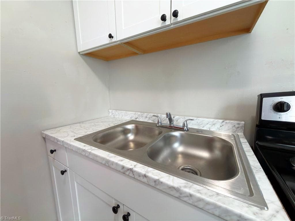 Apartment at 1007 Main Street, Mount Airy NC 27030, photo 13 of 16