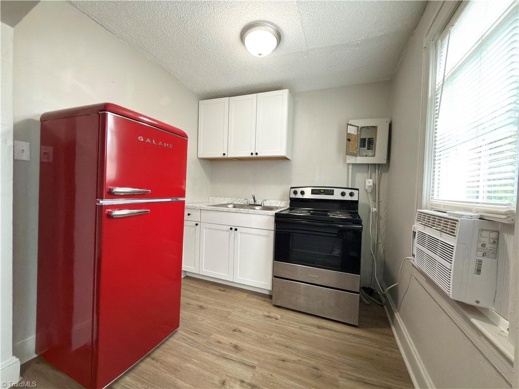 Apartment at 1007 Main Street, Mount Airy NC 27030, photo 12 of 16