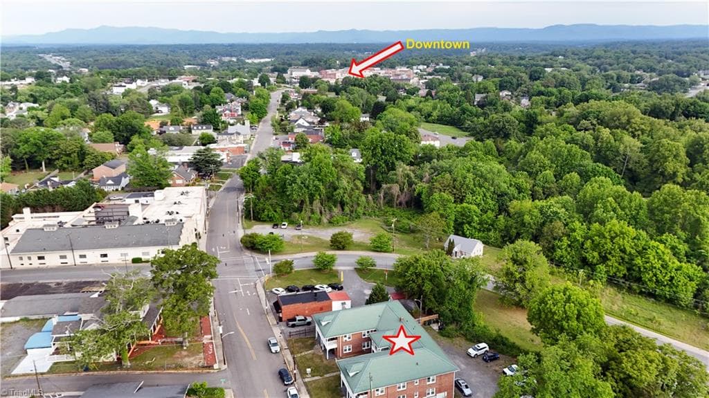 Apartment at 1007 Main Street, Mount Airy NC 27030, photo 3 of 16