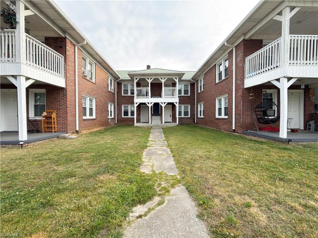 Apartment at 1007 Main Street, Mount Airy NC 27030, photo 15 of 16
