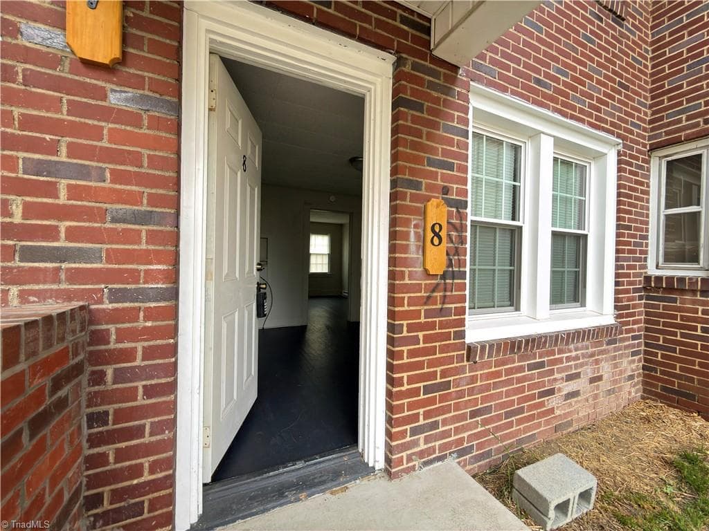 Apartment at 1007 Main Street, Mount Airy NC 27030, photo 8 of 16