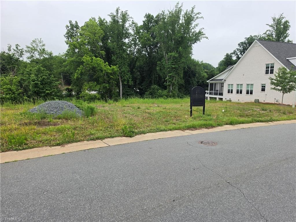 Single Family Residence at 1517 Audubon Village Drive, Winston-Salem NC 27106, Winston-Salem, photo 5 of 7