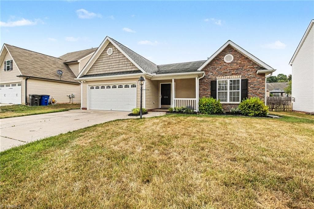 Stick/Site Built at 1915 Longburn Drive, Kernersville NC 27284, photo 2 of 25