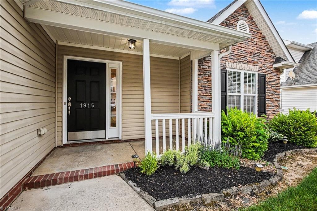 Stick/Site Built at 1915 Longburn Drive, Kernersville NC 27284, photo 3 of 25