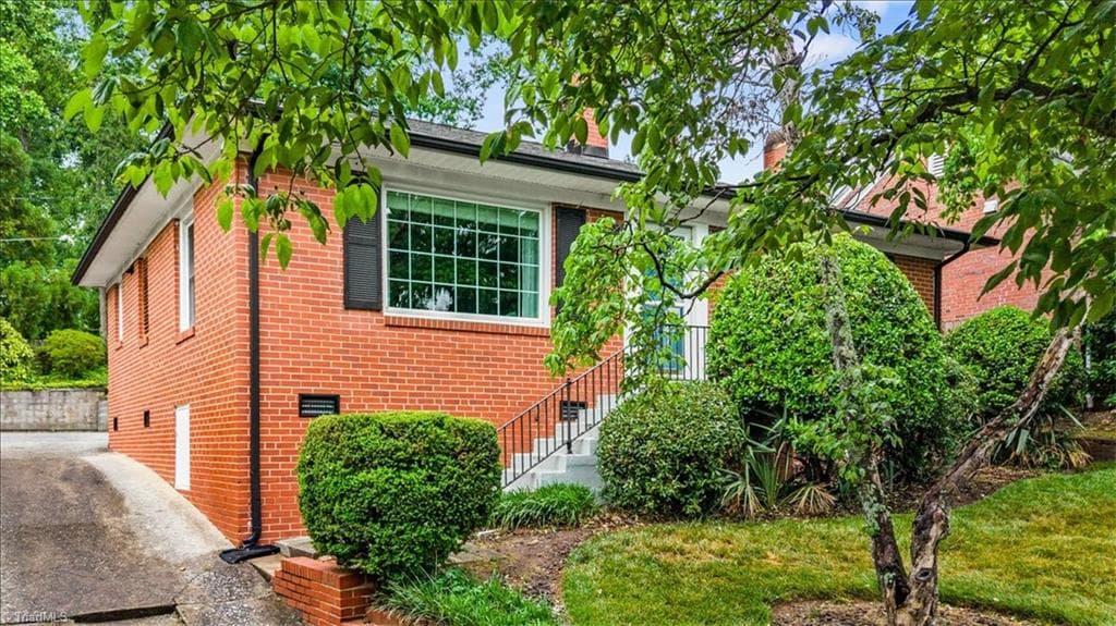 Stick/Site Built at 214 Mayflower Drive, Greensboro NC 27403, photo 35 of 36