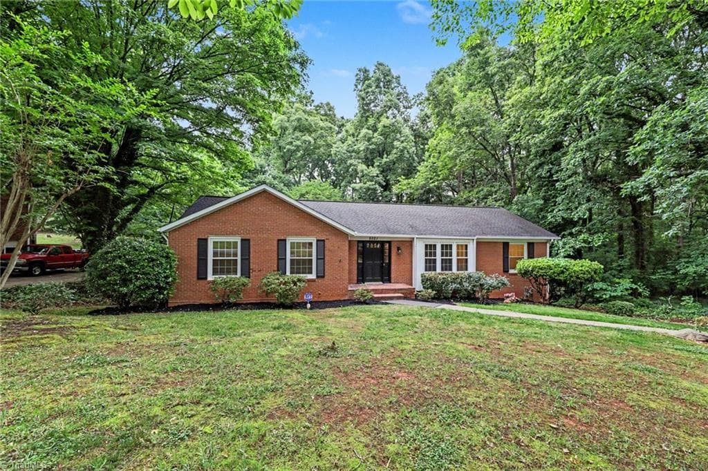 Stick/Site Built at 5021 Eastwin Drive, Winston-Salem NC 27104, Winston-Salem, photo 3 of 33