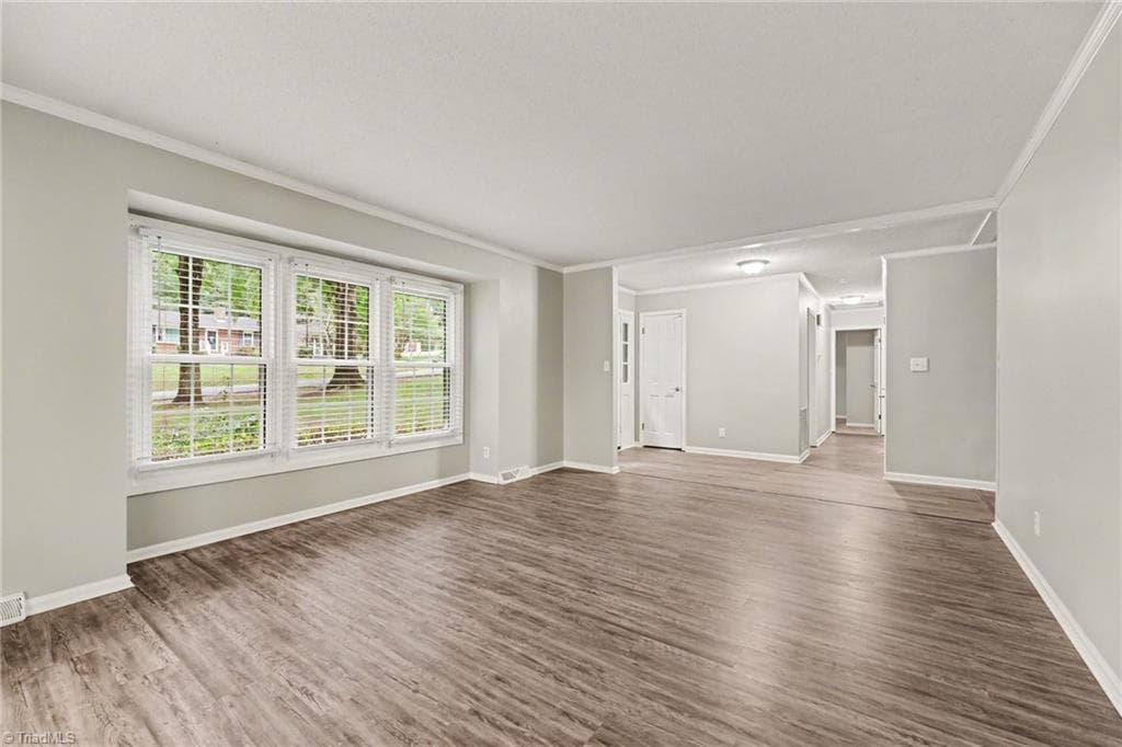 Stick/Site Built at 5021 Eastwin Drive, Winston-Salem NC 27104, Winston-Salem, photo 10 of 33