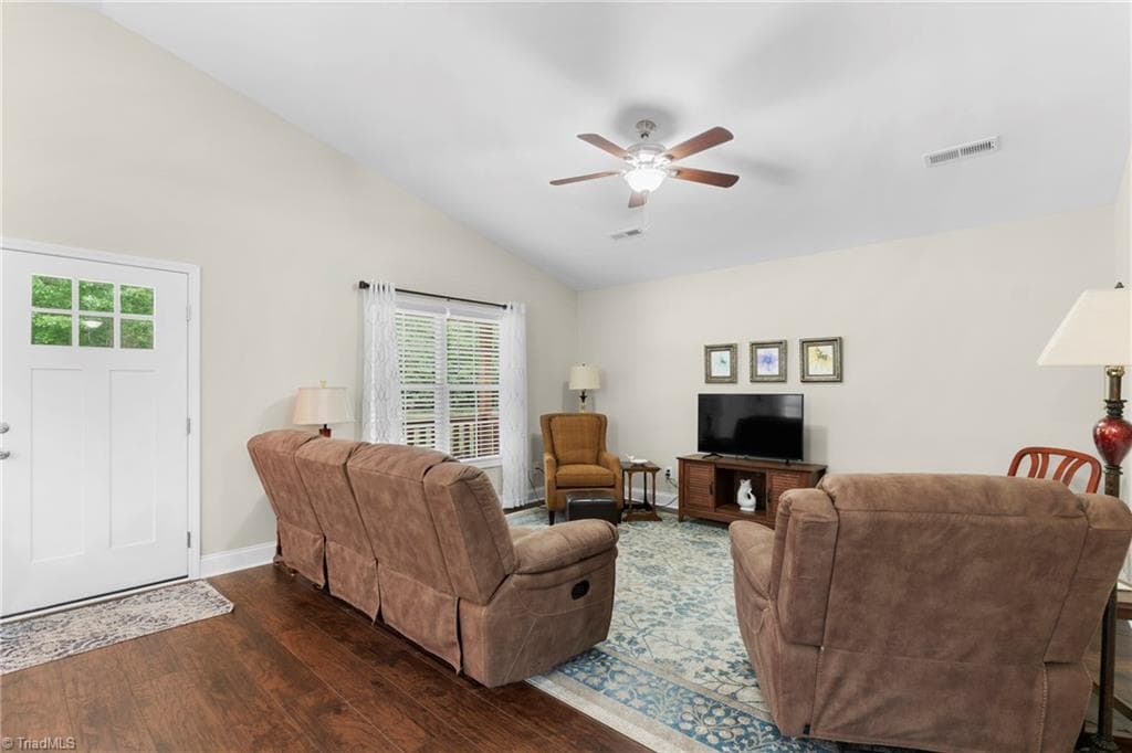 Stick/Site Built at 247 Lake Drive 9, Lexington NC 27292, Lexington, photo 8 of 29