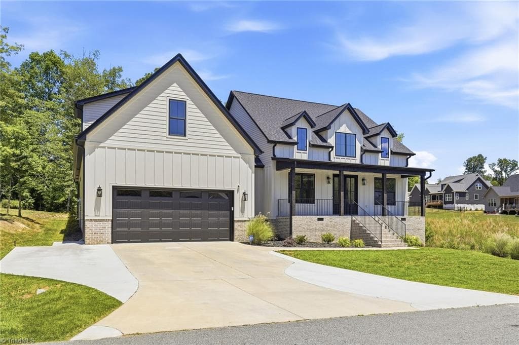 Stick/Site Built at 7606 Monty Drive, Kernersville NC 27284, photo 4 of 50