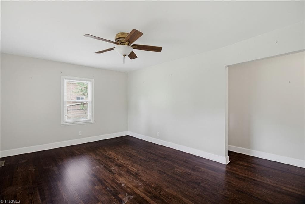 Stick/Site Built at 319 Dogwood Circle, High Point NC 27260, photo 2 of 30