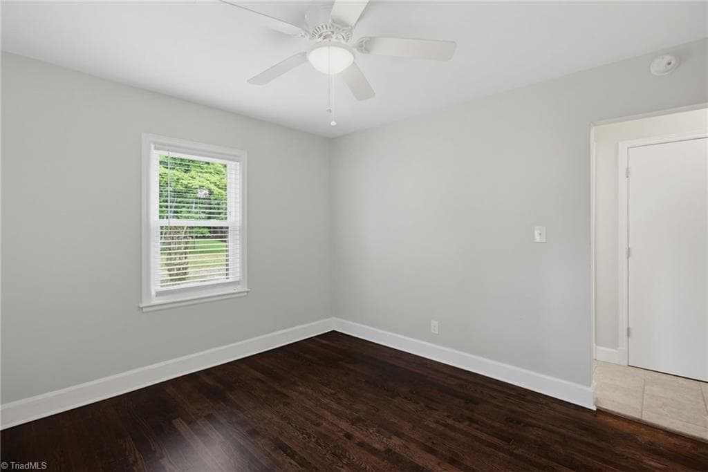 Stick/Site Built at 319 Dogwood Circle, High Point NC 27260, photo 16 of 30