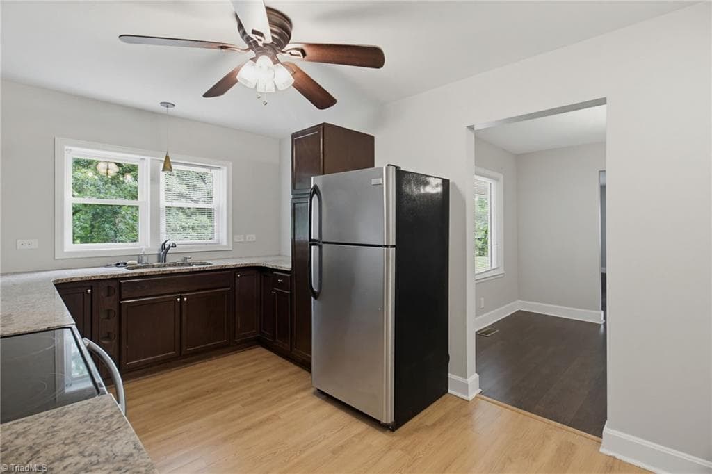 Stick/Site Built at 319 Dogwood Circle, High Point NC 27260, photo 12 of 30